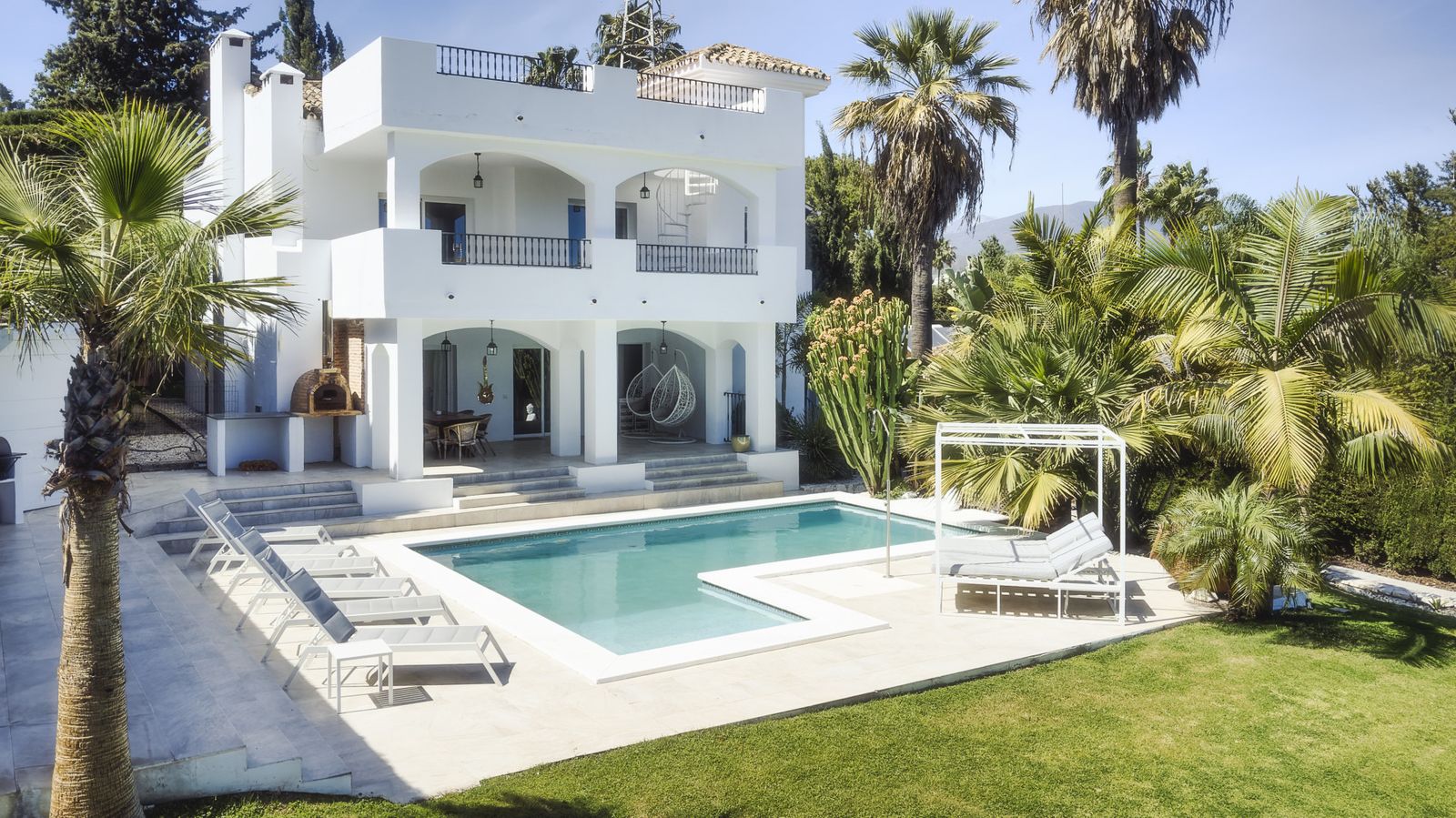 4 Bedroom Villa Nueva Andalucía