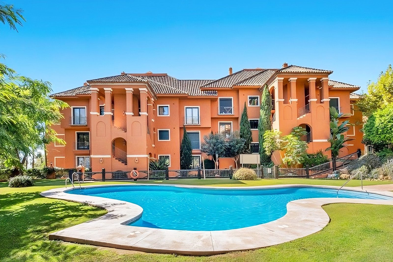 3 Bedroom Apartment La Quinta