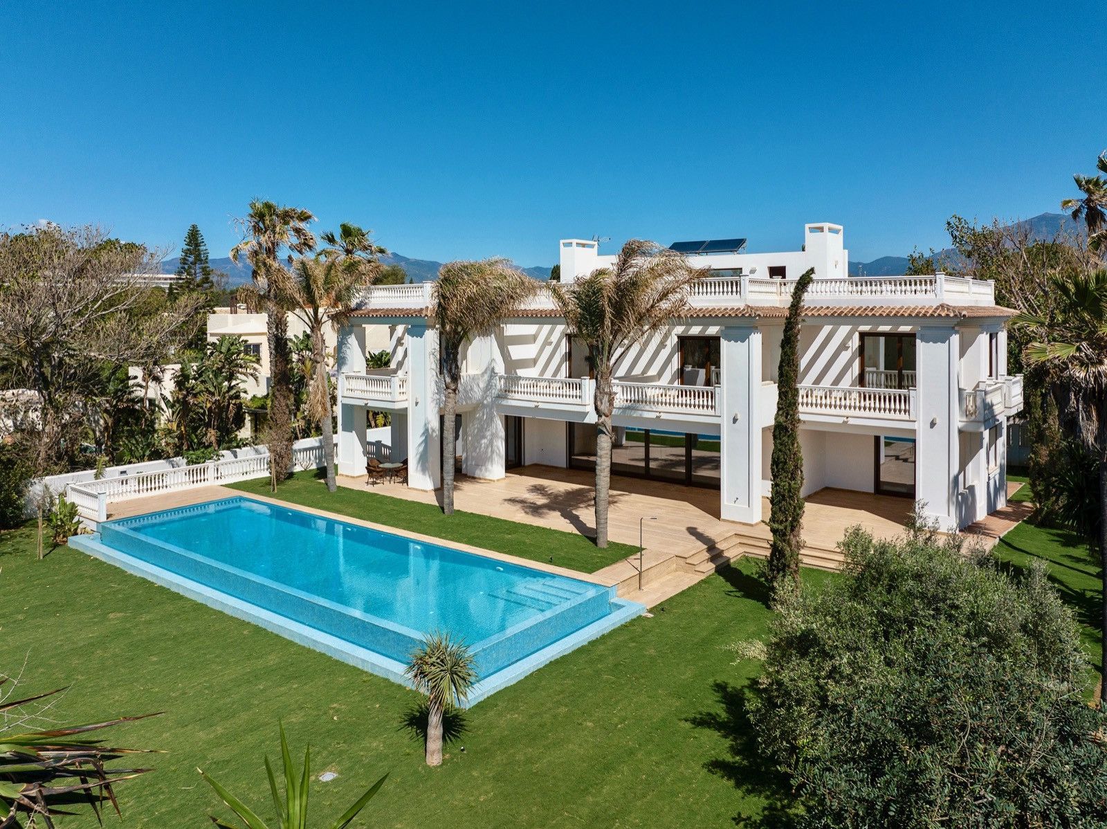 6 Bedroom Villa Estepona