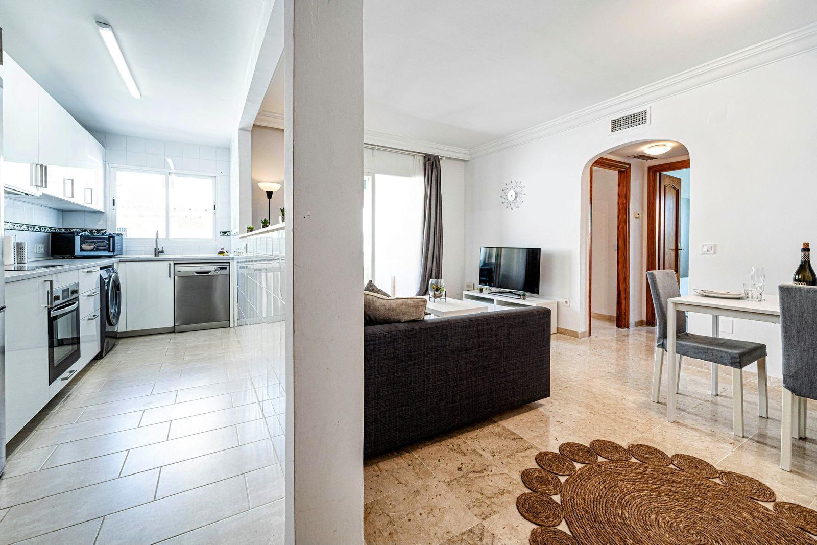 2 Bedroom Apartment Estepona image 1