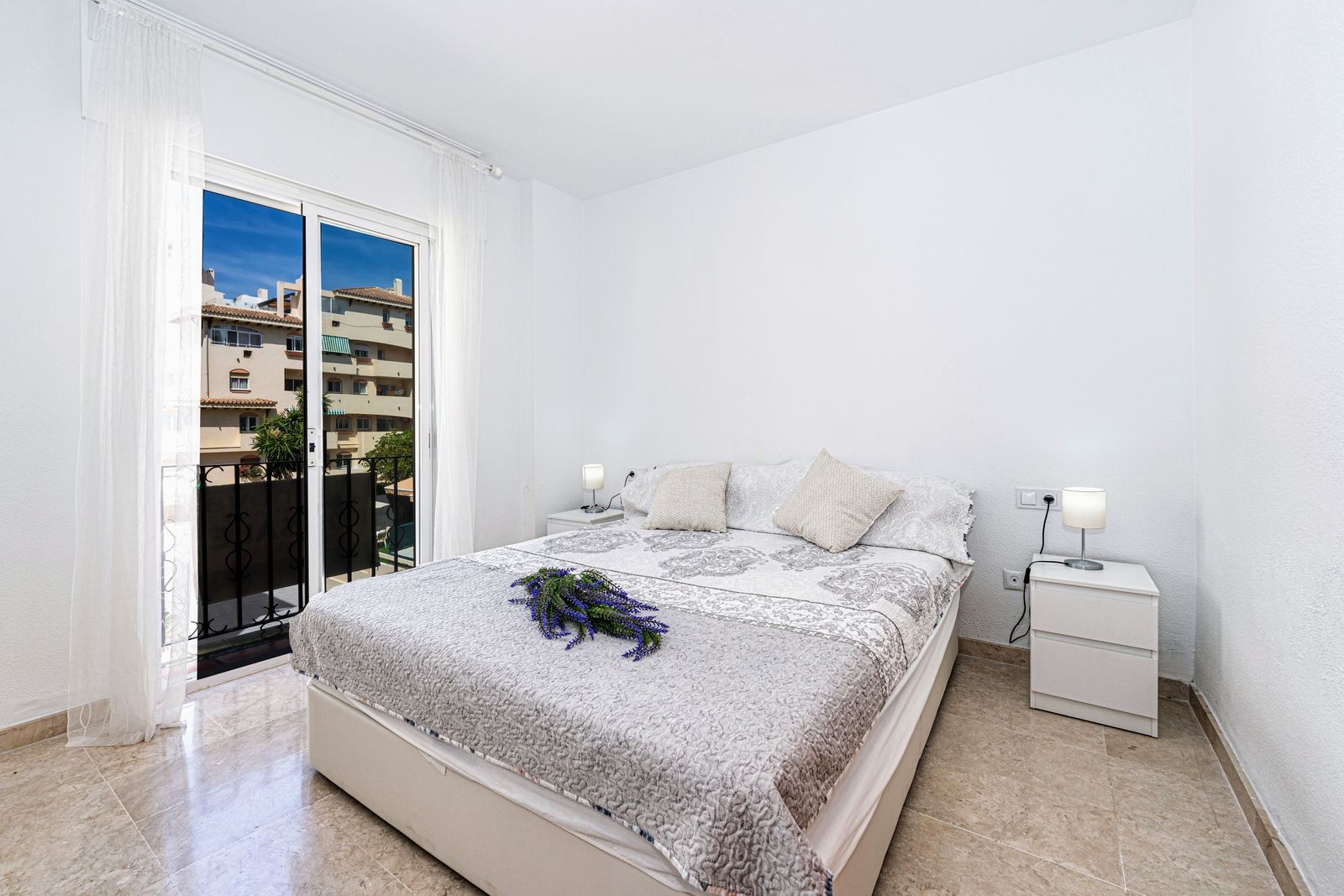 2 Bedroom Apartment Estepona image 7