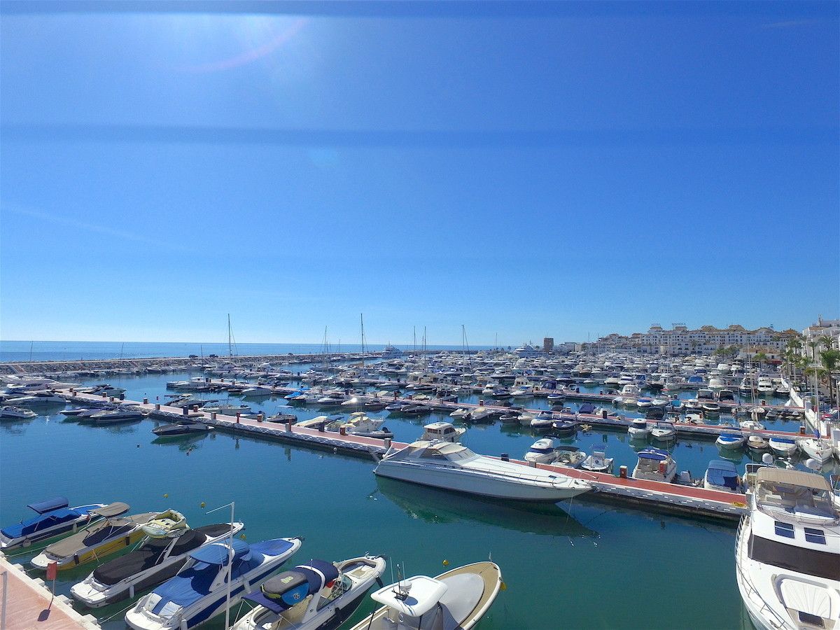 2 Bedroom Apartment Puerto Banús image 21