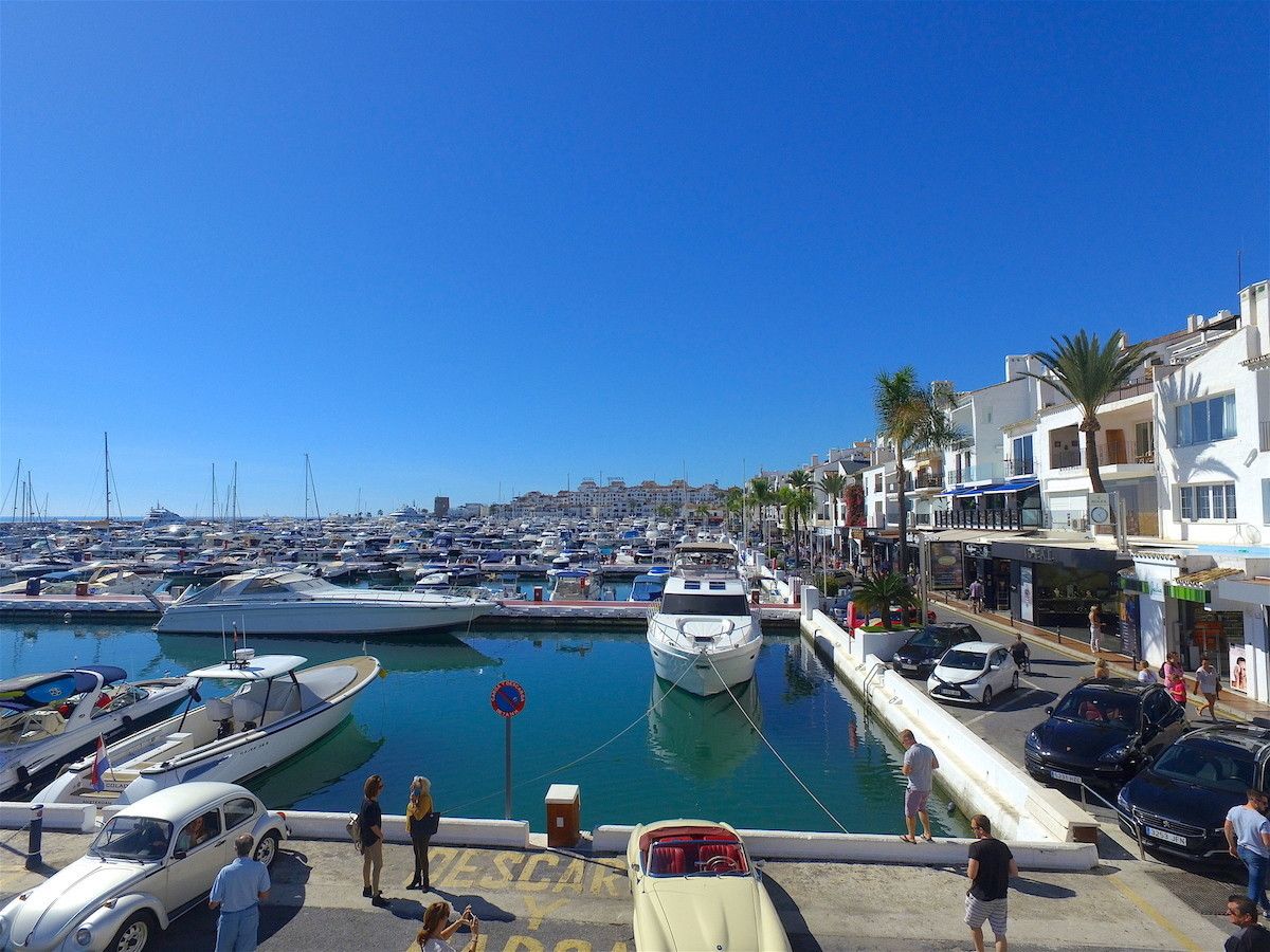 2 Bedroom Apartment Puerto Banús image 22