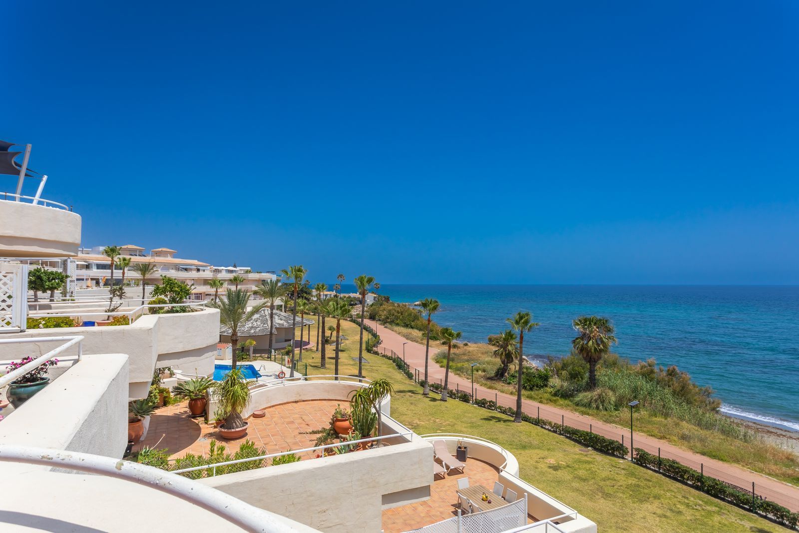 2 Bedroom Apartment Estepona image 12