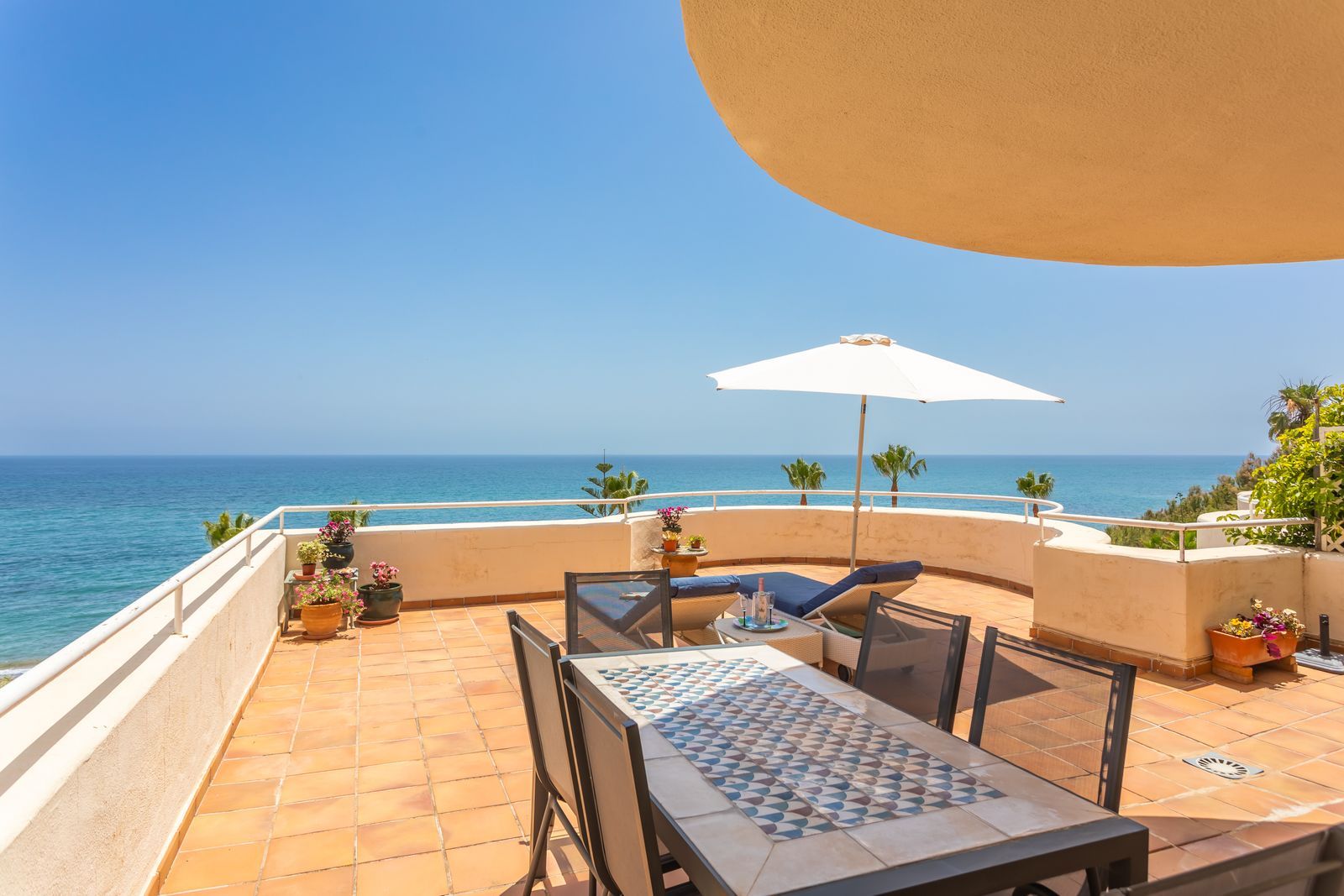 2 Bedroom Apartment Estepona image 5