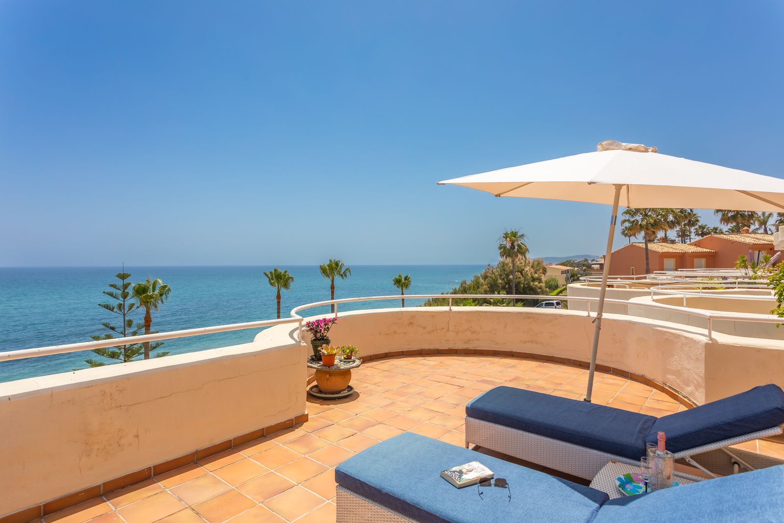 2 Bedroom Apartment Estepona image 6