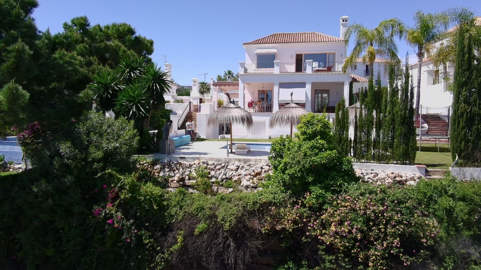 5 Bedroom Villa Estepona image 1