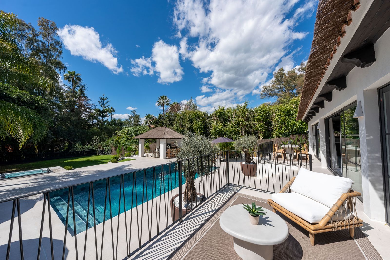 5 Bedroom Villa Nueva Andalucía image 9