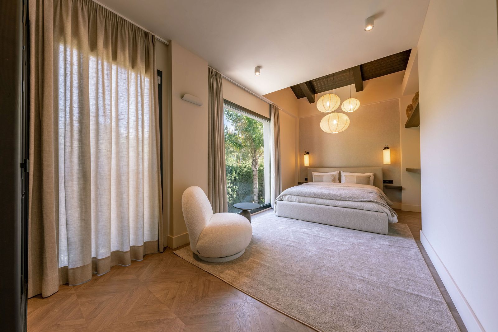5 Bedroom Villa Nueva Andalucía image 35