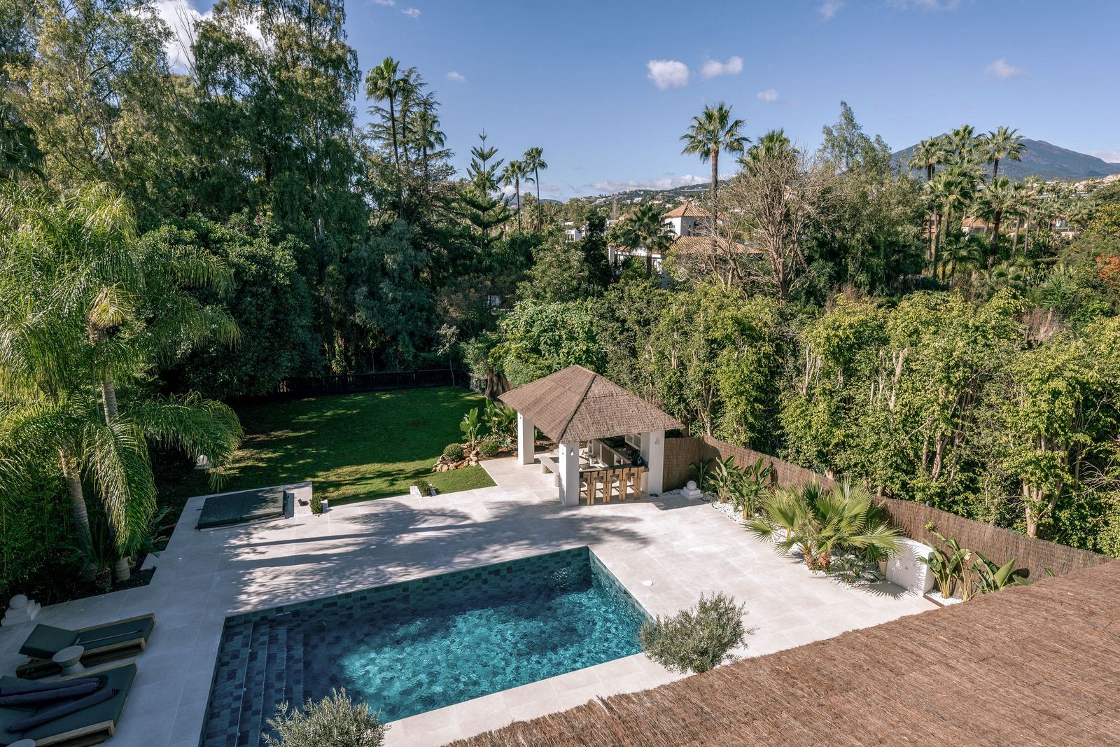 5 Bedroom Villa Nueva Andalucía image 38