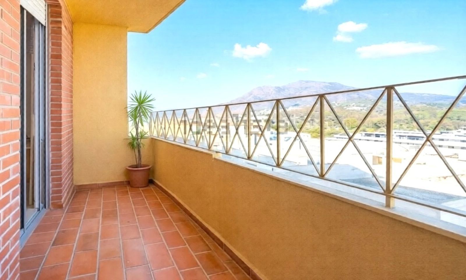 4-bedroom Apartment in Estepona