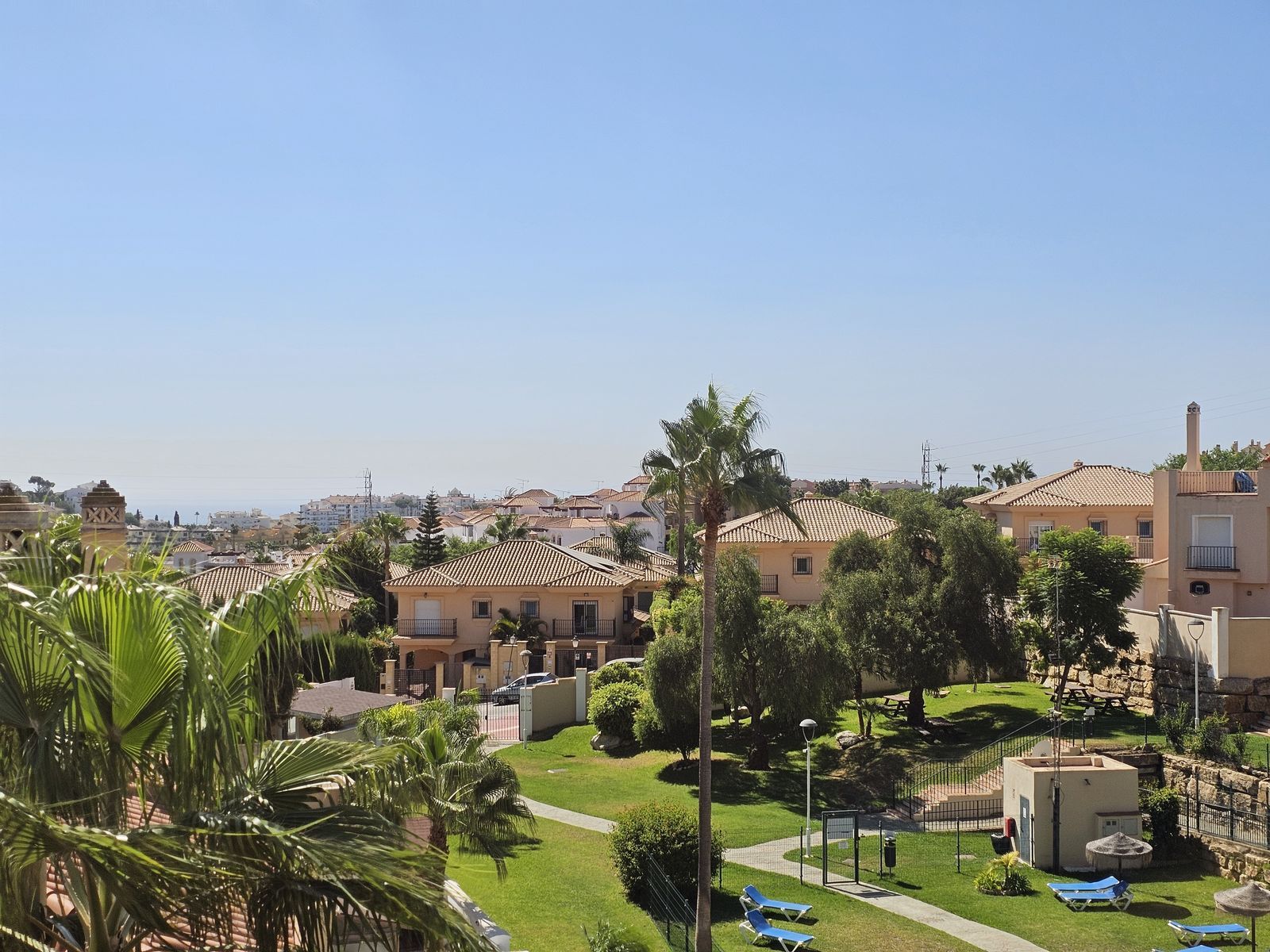 4-bedroom Semi-Detached House in Riviera del Sol