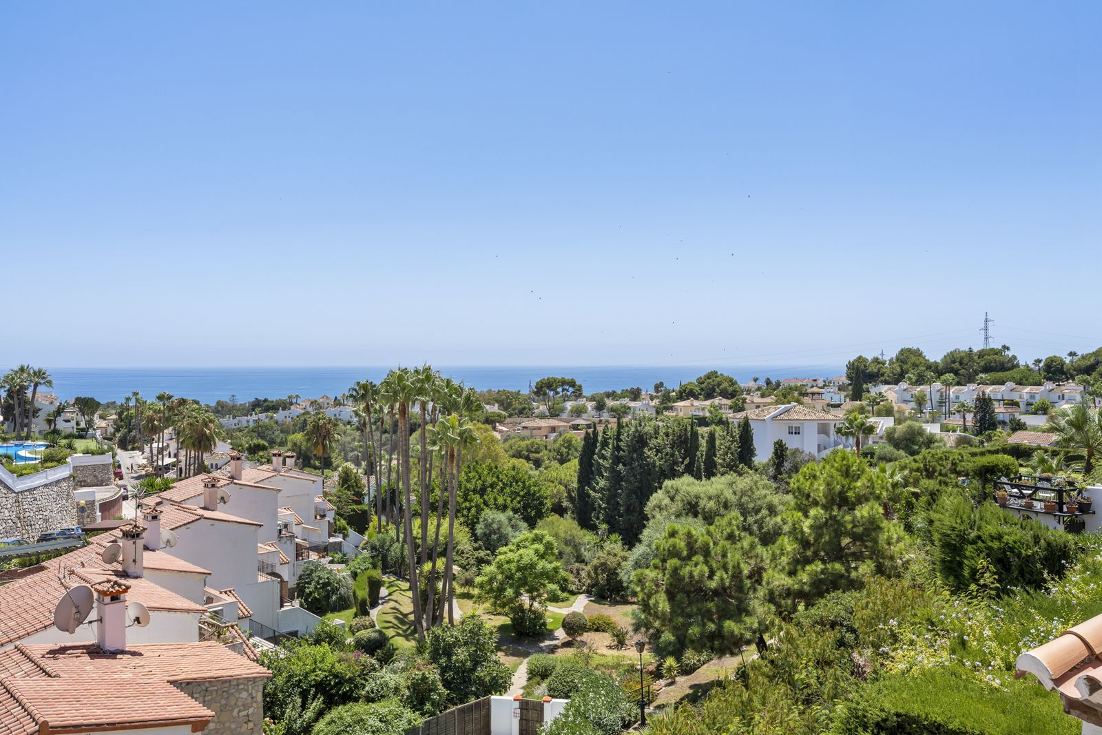 5-bedroom Semi-Detached House in Calahonda