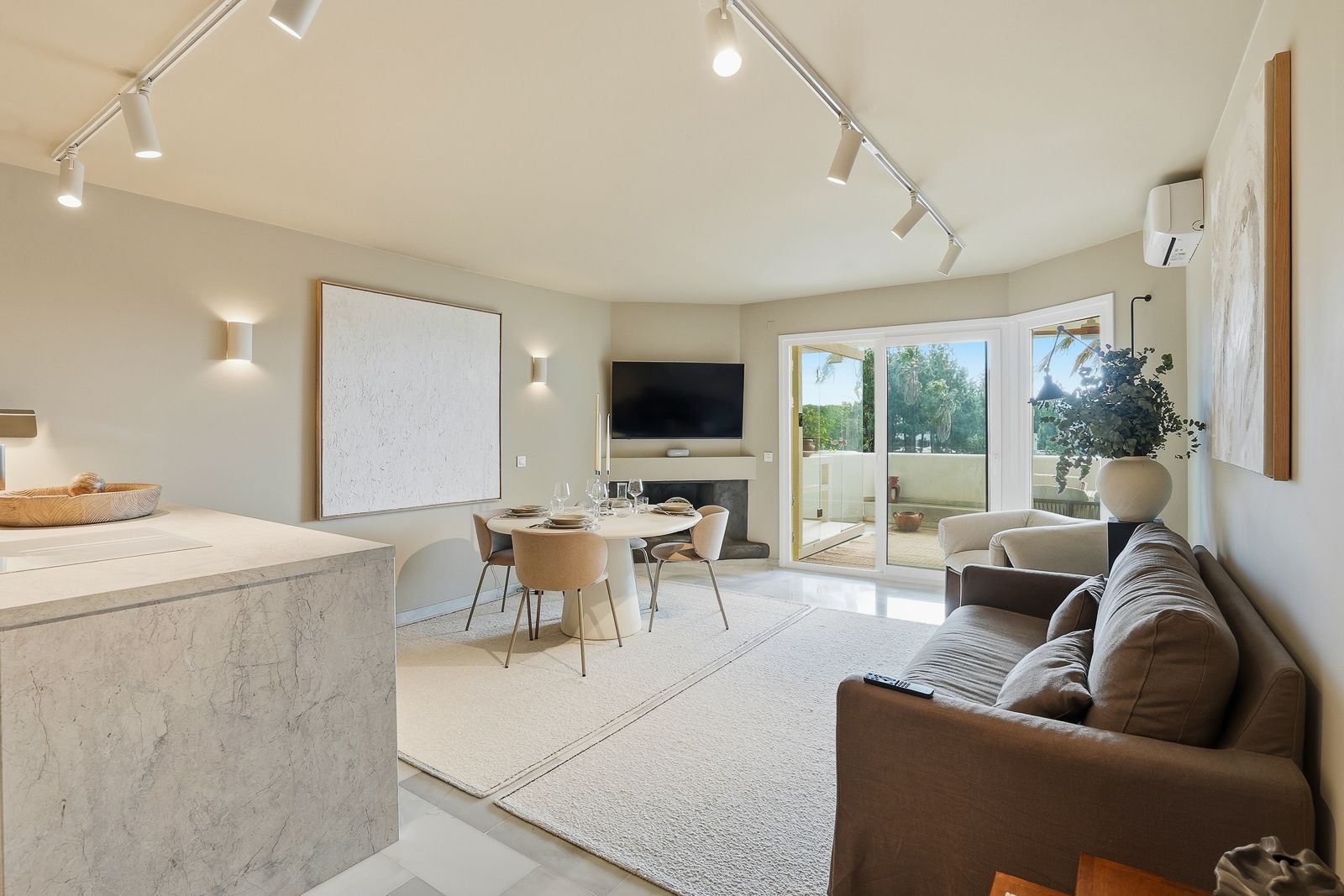 3-bedroom Apartment in Calahonda