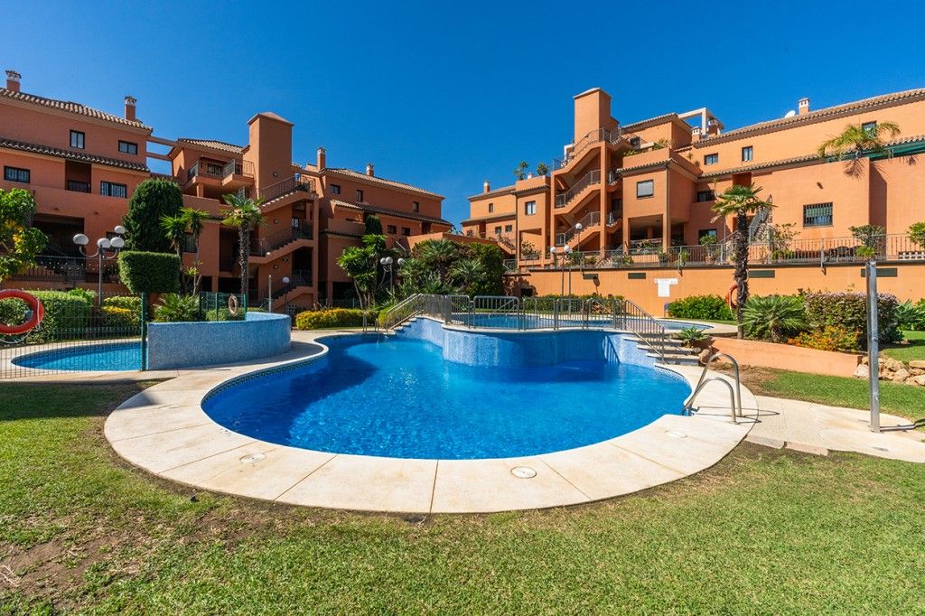 3-bedroom Apartment in Elviria