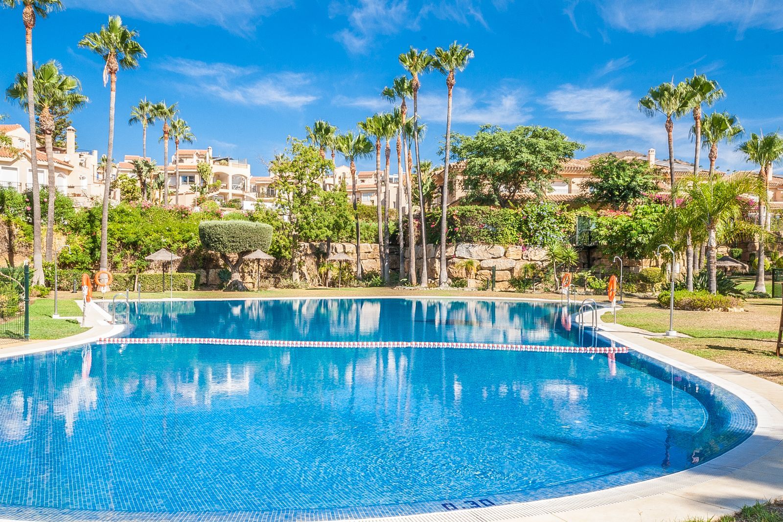 4-bedroom Semi-Detached House in Riviera del Sol