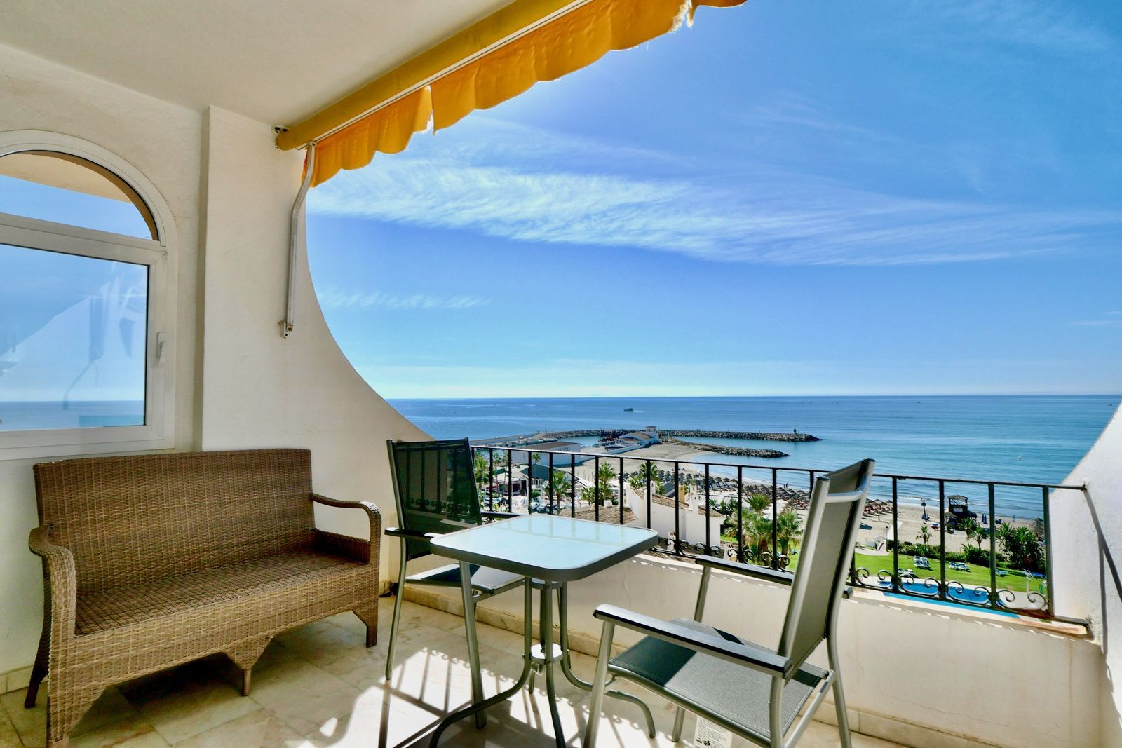 2-bedroom Apartment in Puerto de Cabopino