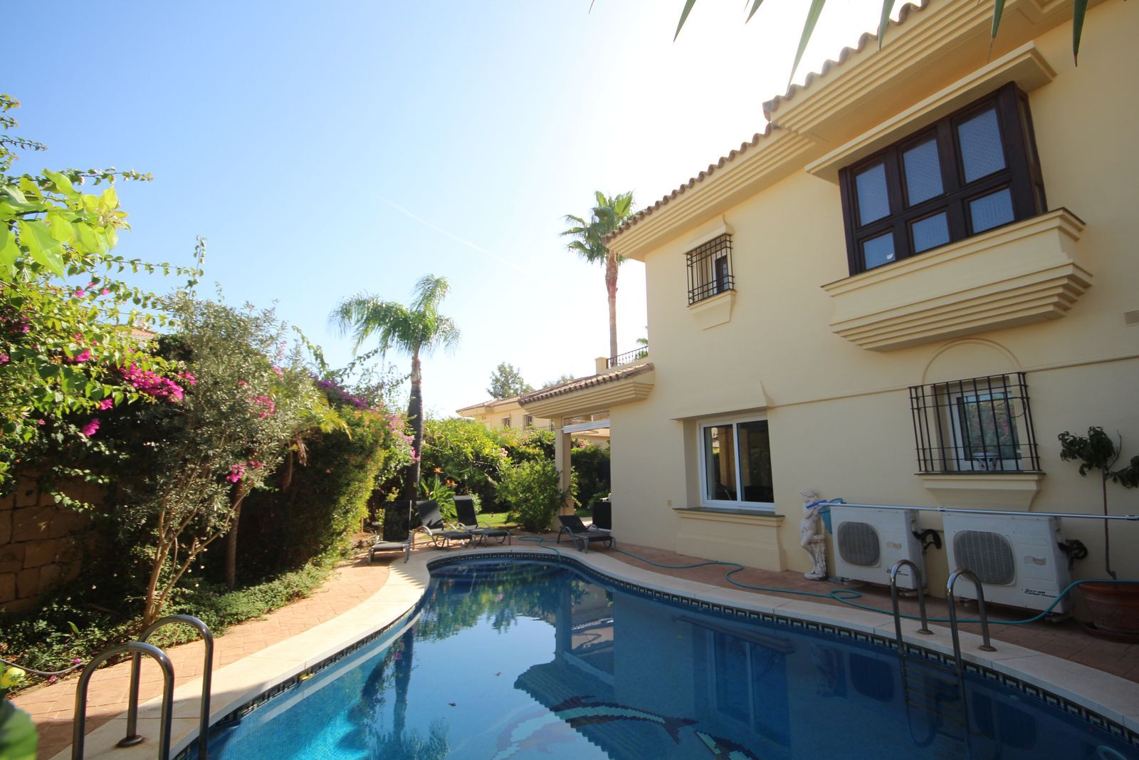 3-bedroom Semi-Detached House in Riviera del Sol