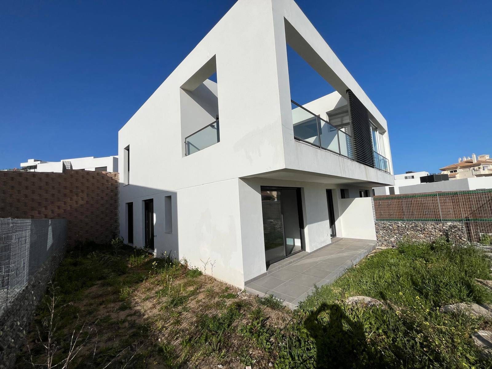 3-bedroom Semi-Detached House in Riviera del Sol
