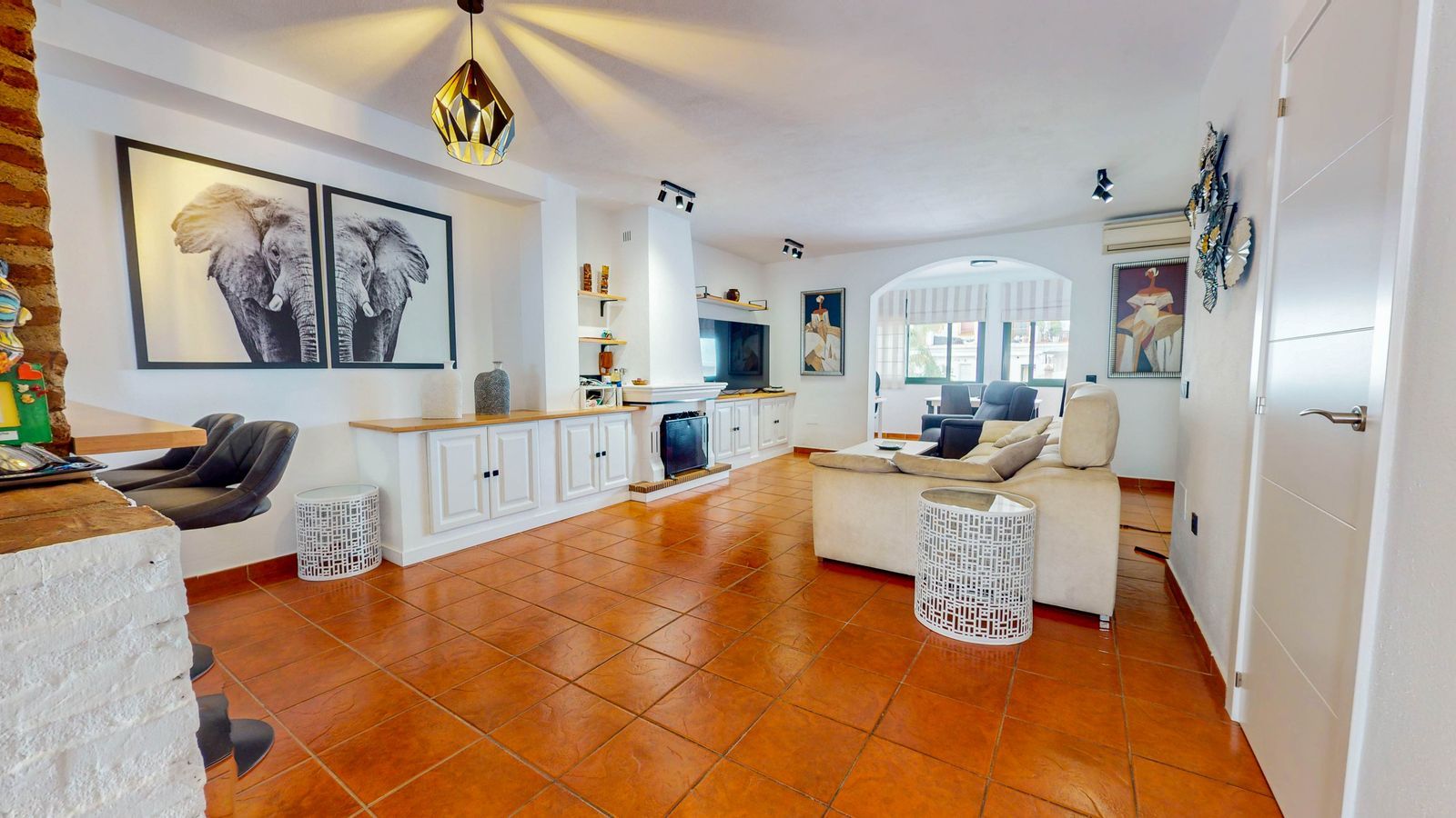 4-bedroom Semi-Detached House in Benahavís