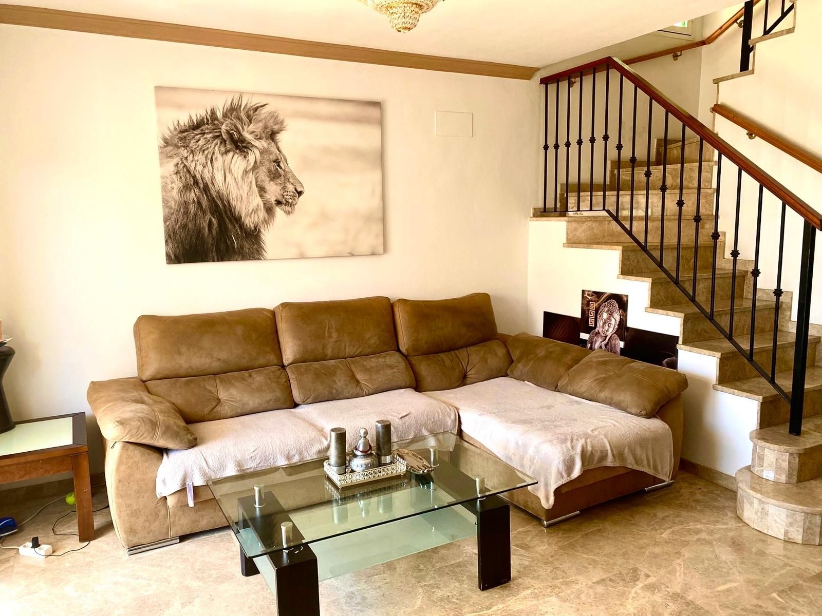 4-bedroom Semi-Detached House in Marbella