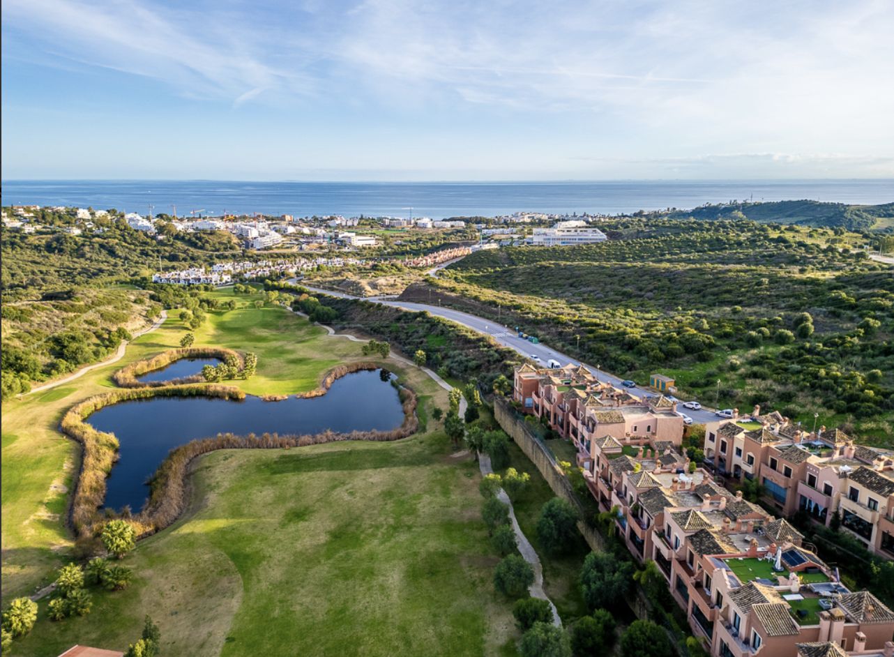 4-bedroom Semi-Detached House in Estepona