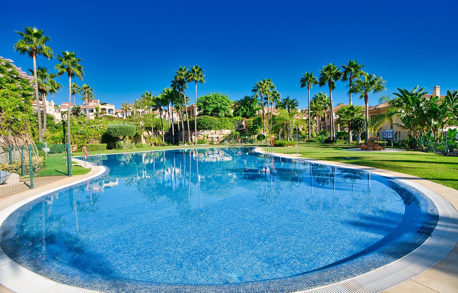 3-bedroom Semi-Detached House in Riviera del Sol