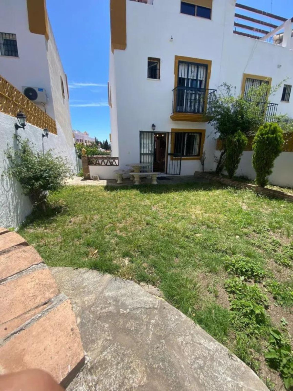 4-bedroom Semi-Detached House in Marbella
