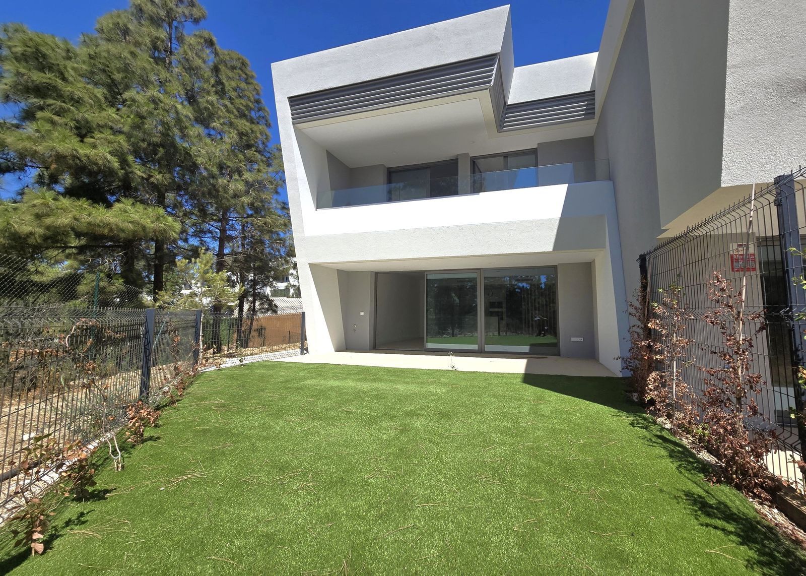 3-bedroom Semi-Detached House in El Chaparral