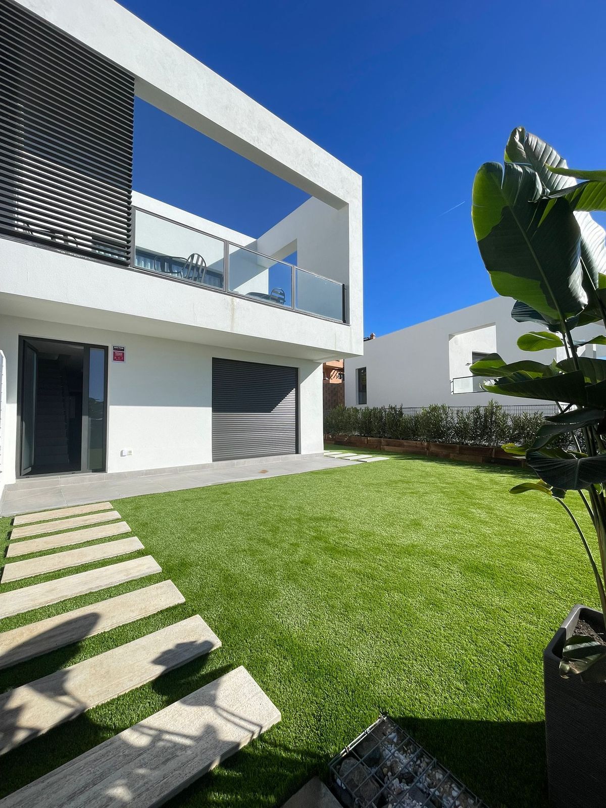 3-bedroom Semi-Detached House in Riviera del Sol