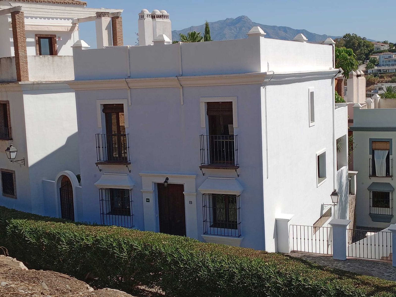 4-bedroom Semi-Detached House in Estepona