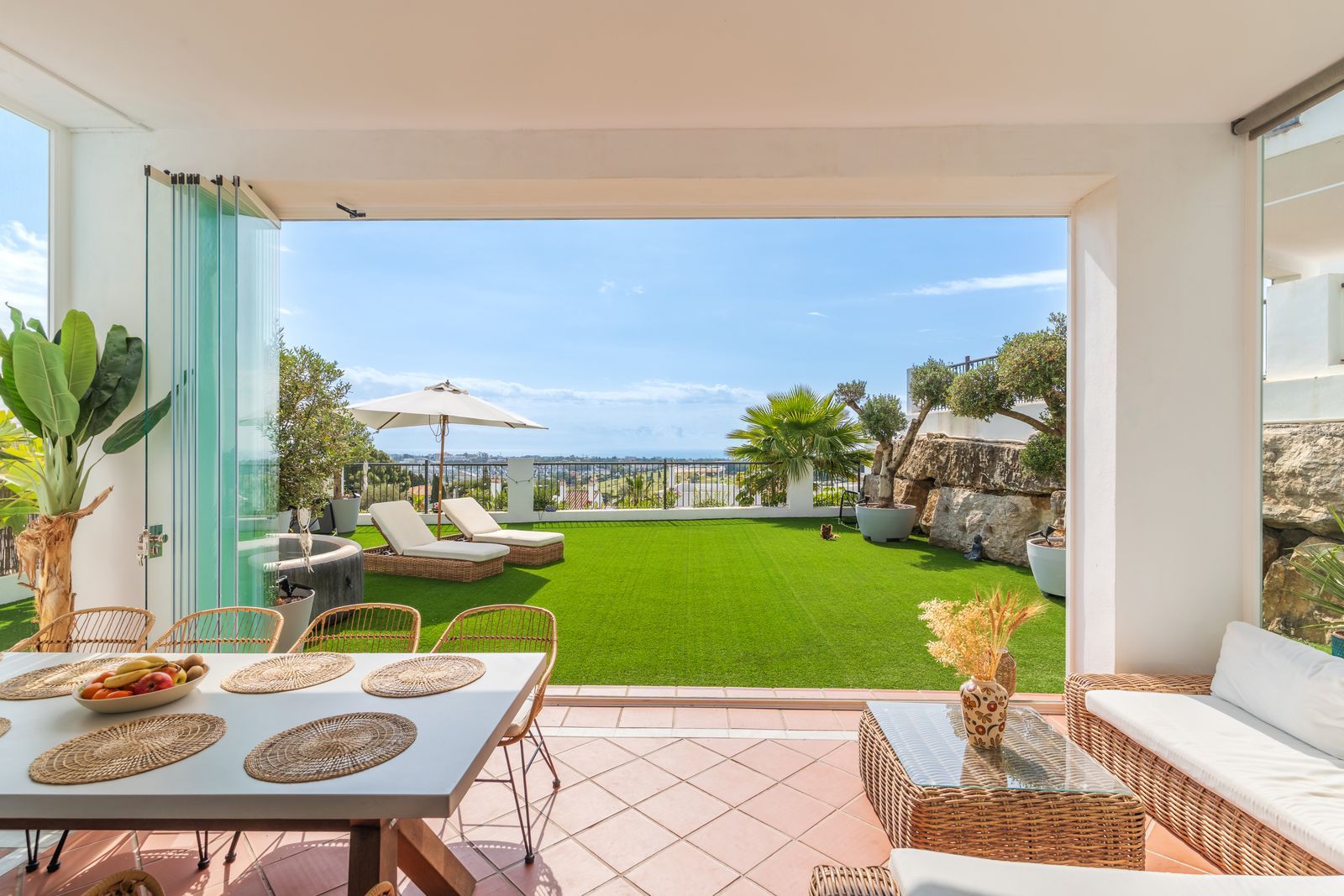 3-bedroom Ground Floor Apartment in Benahavís