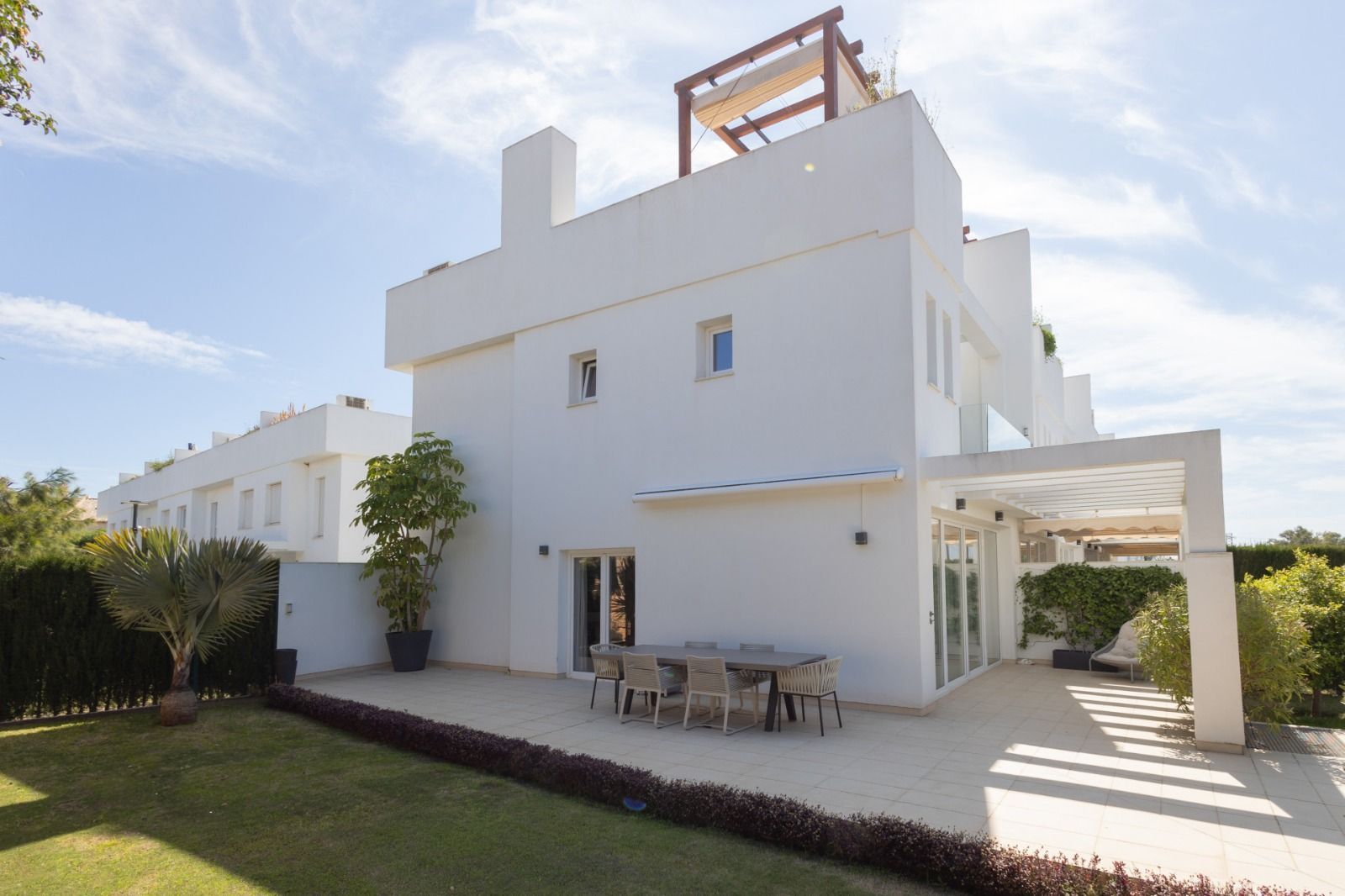 4-bedroom Semi-Detached House in Calahonda