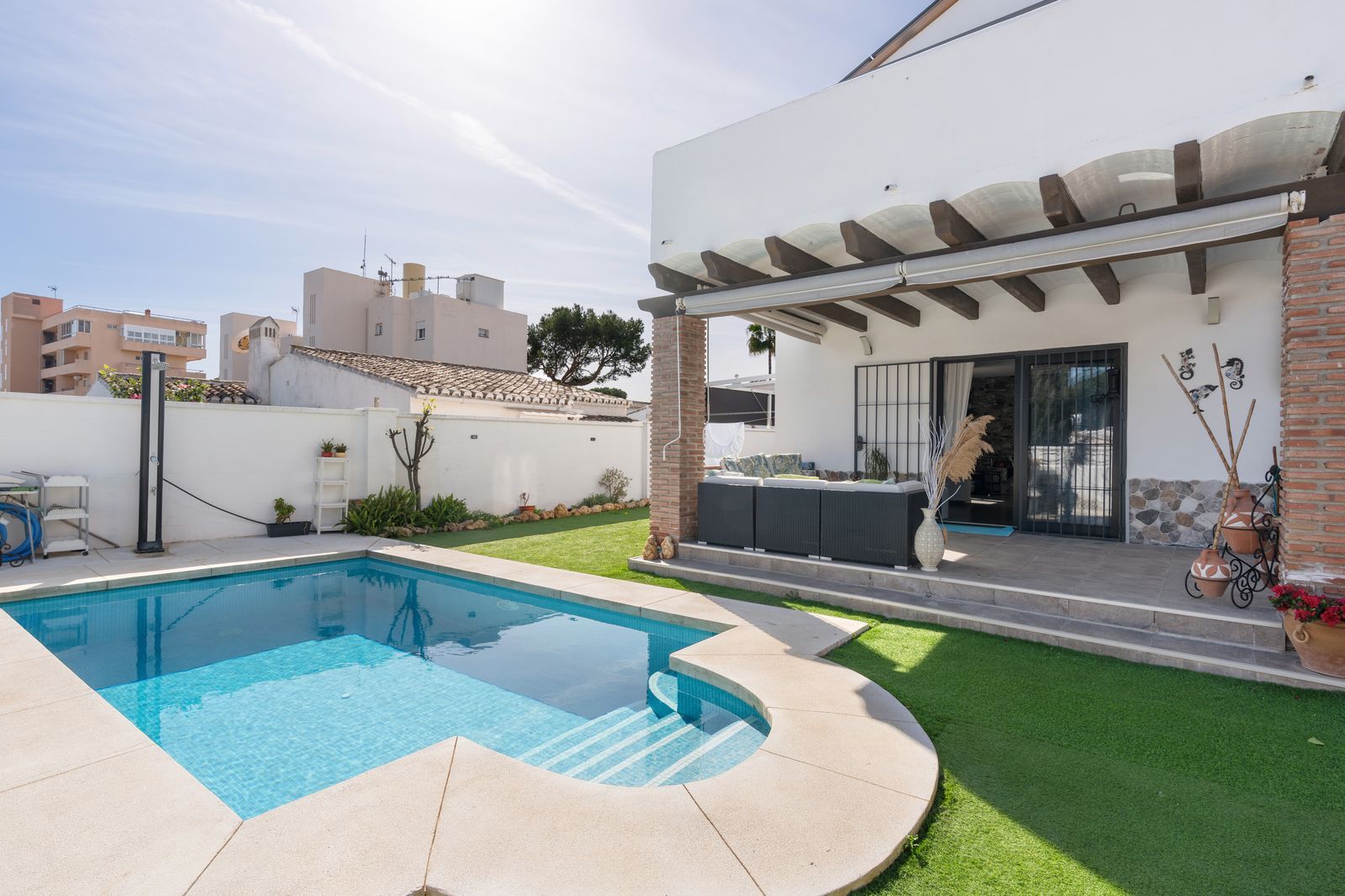 4-bedroom Semi-Detached House in Calahonda