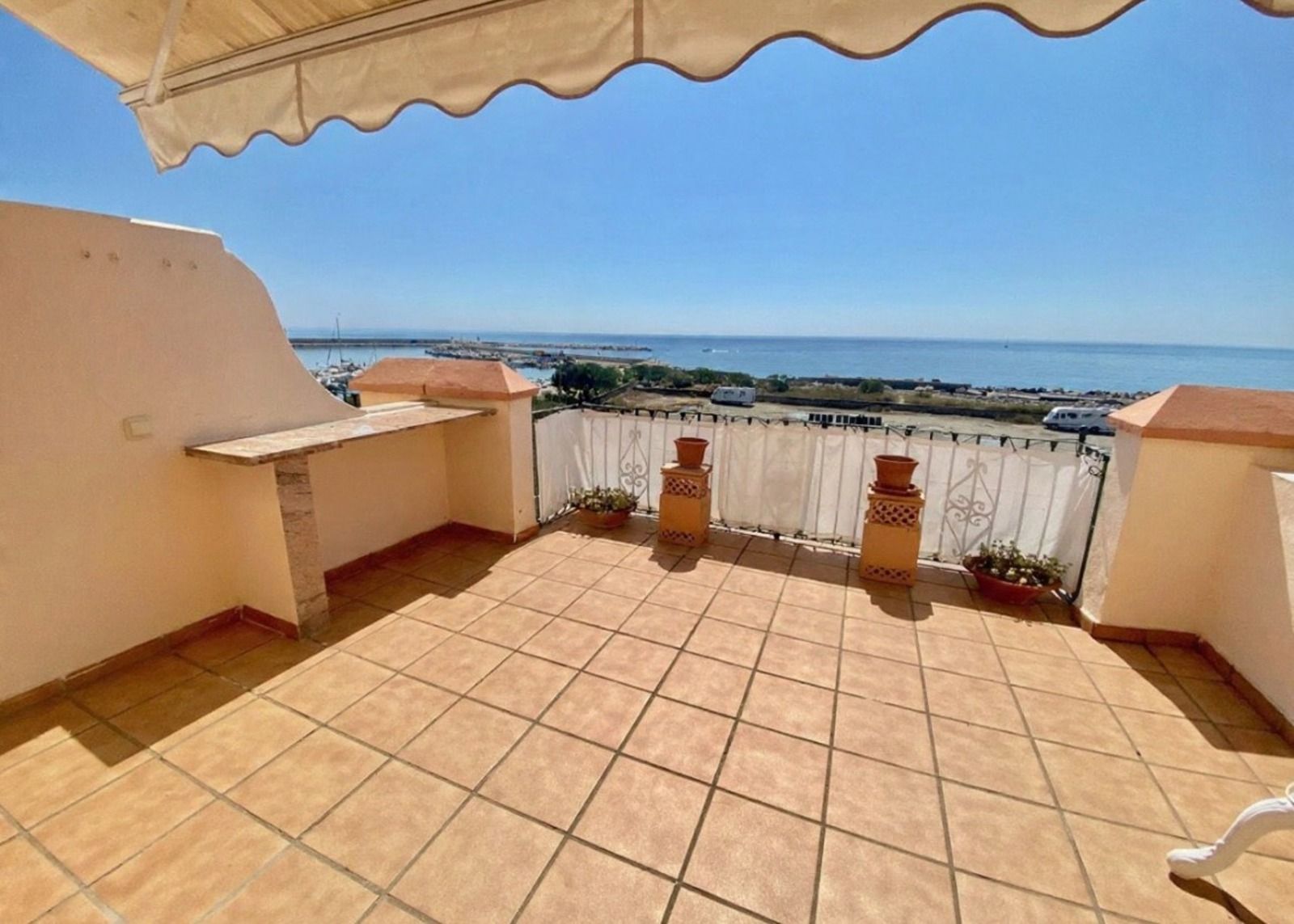 5-bedroom Townhouse in Estepona