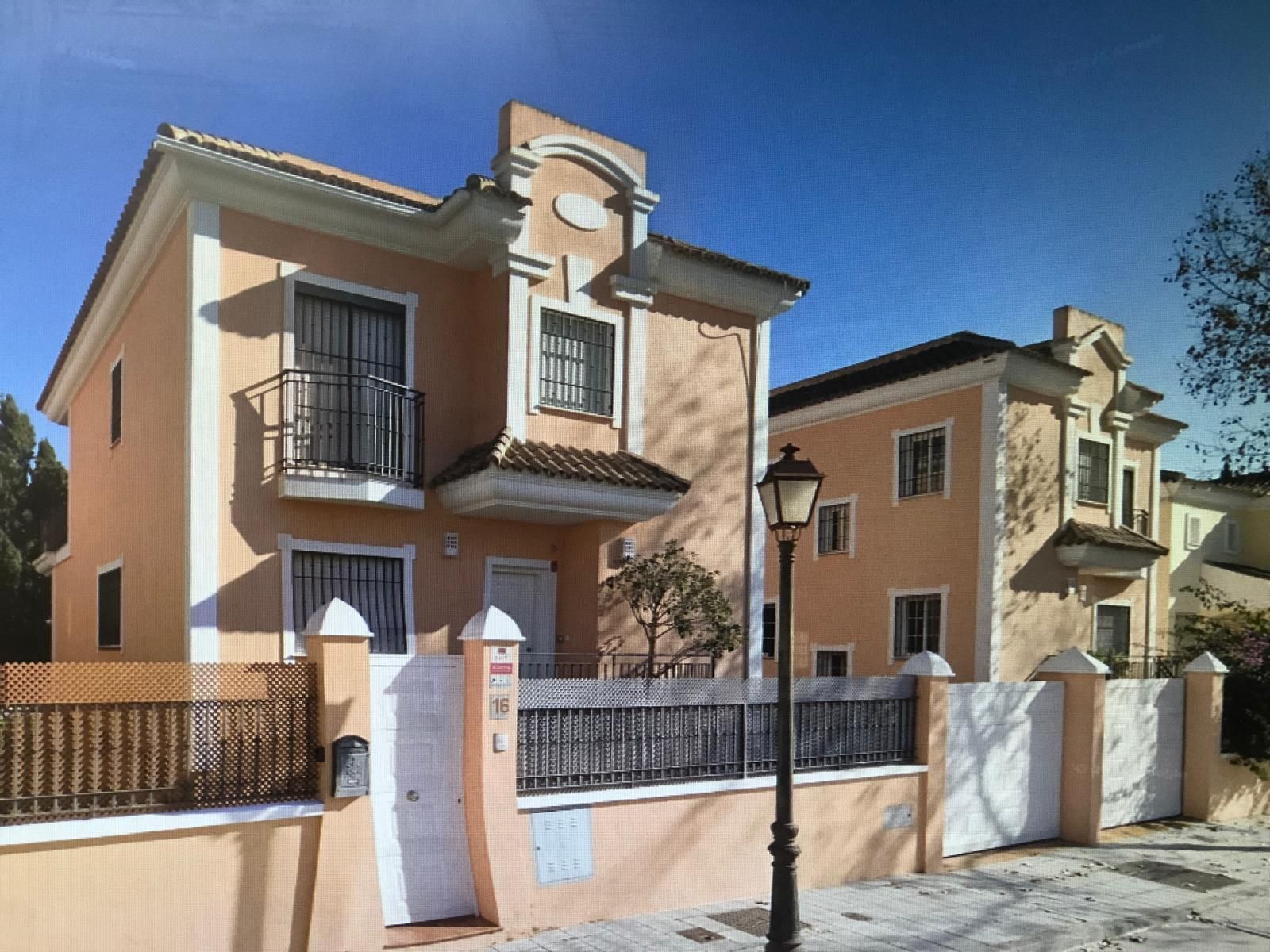 5-bedroom Villa in Elviria