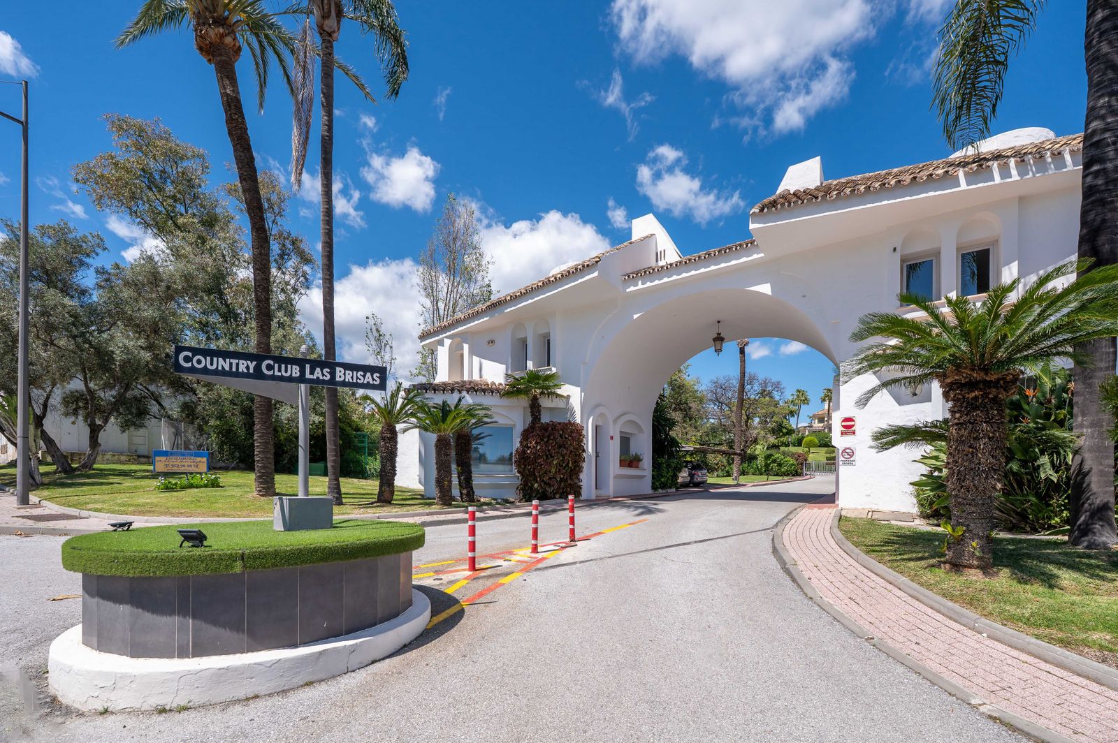 4-bedroom Ground Floor Apartment in Nueva Andalucia