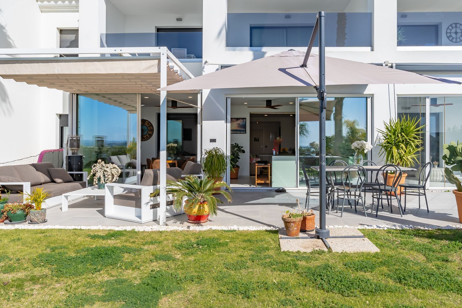 4-bedroom Ground Floor Apartment in Estepona