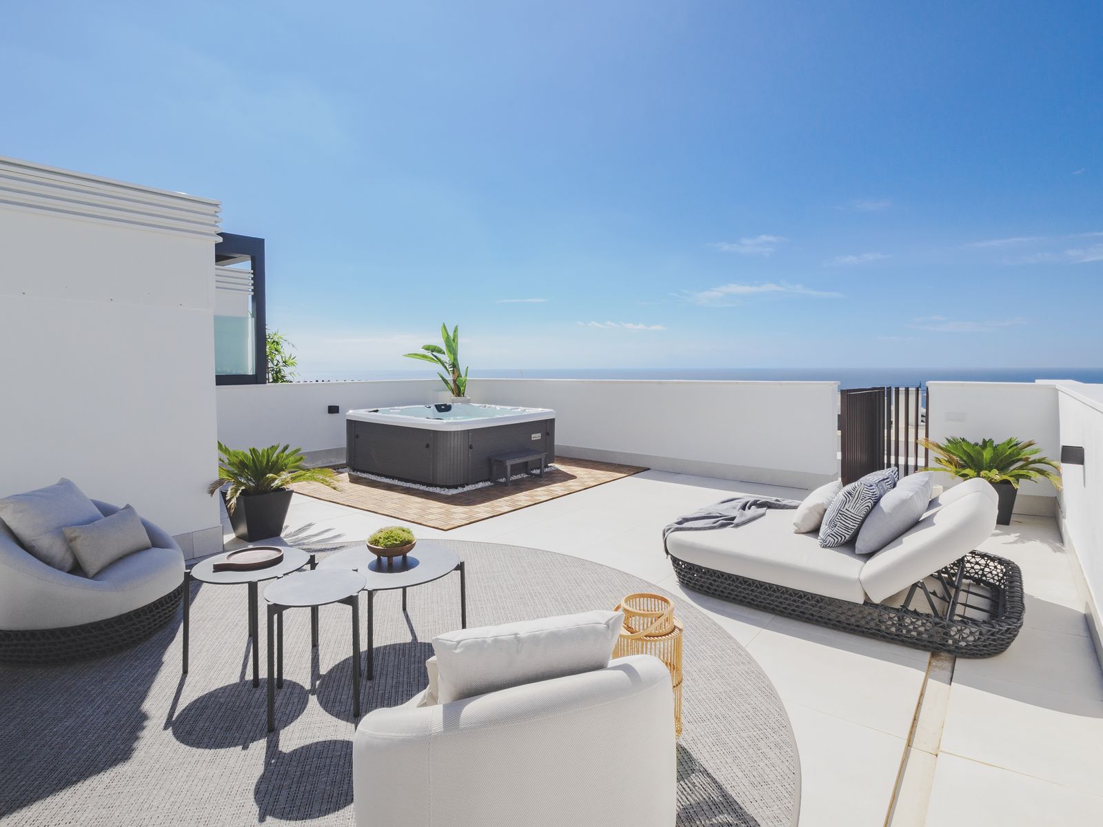 2-bedroom Penthouse Duplex in Higueron