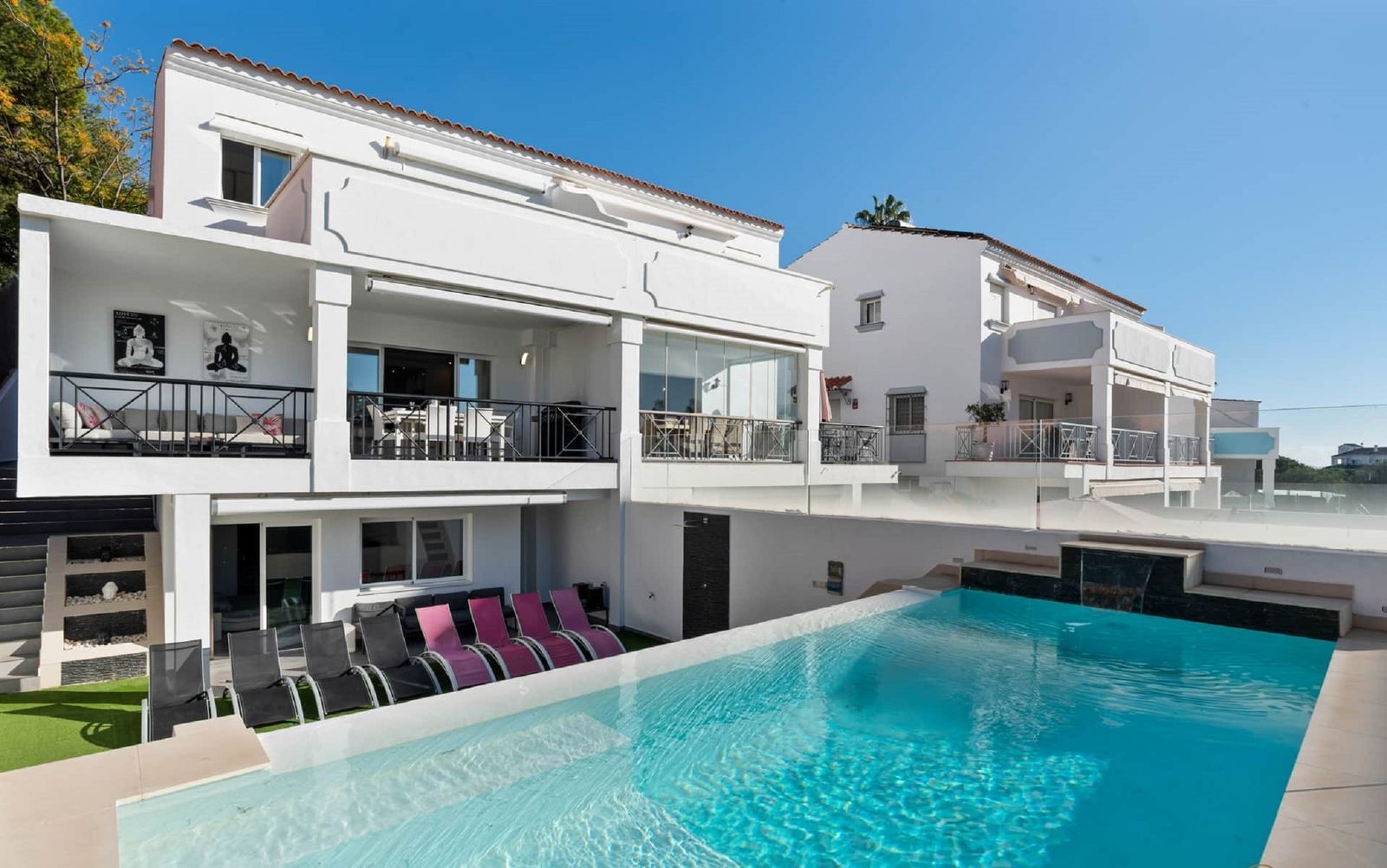 6-bedroom Semi-Detached House in Marbella