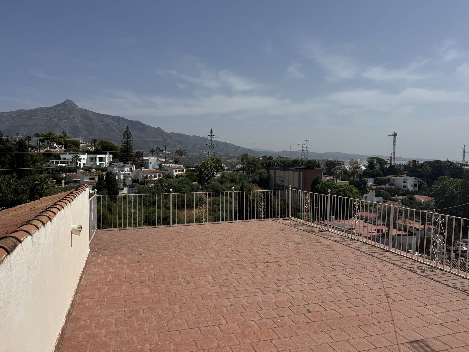 6-bedroom Villa in Nueva Andalucia