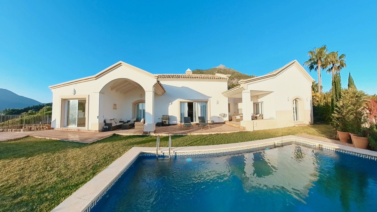 4-bedroom Villa in Sierra Blanca