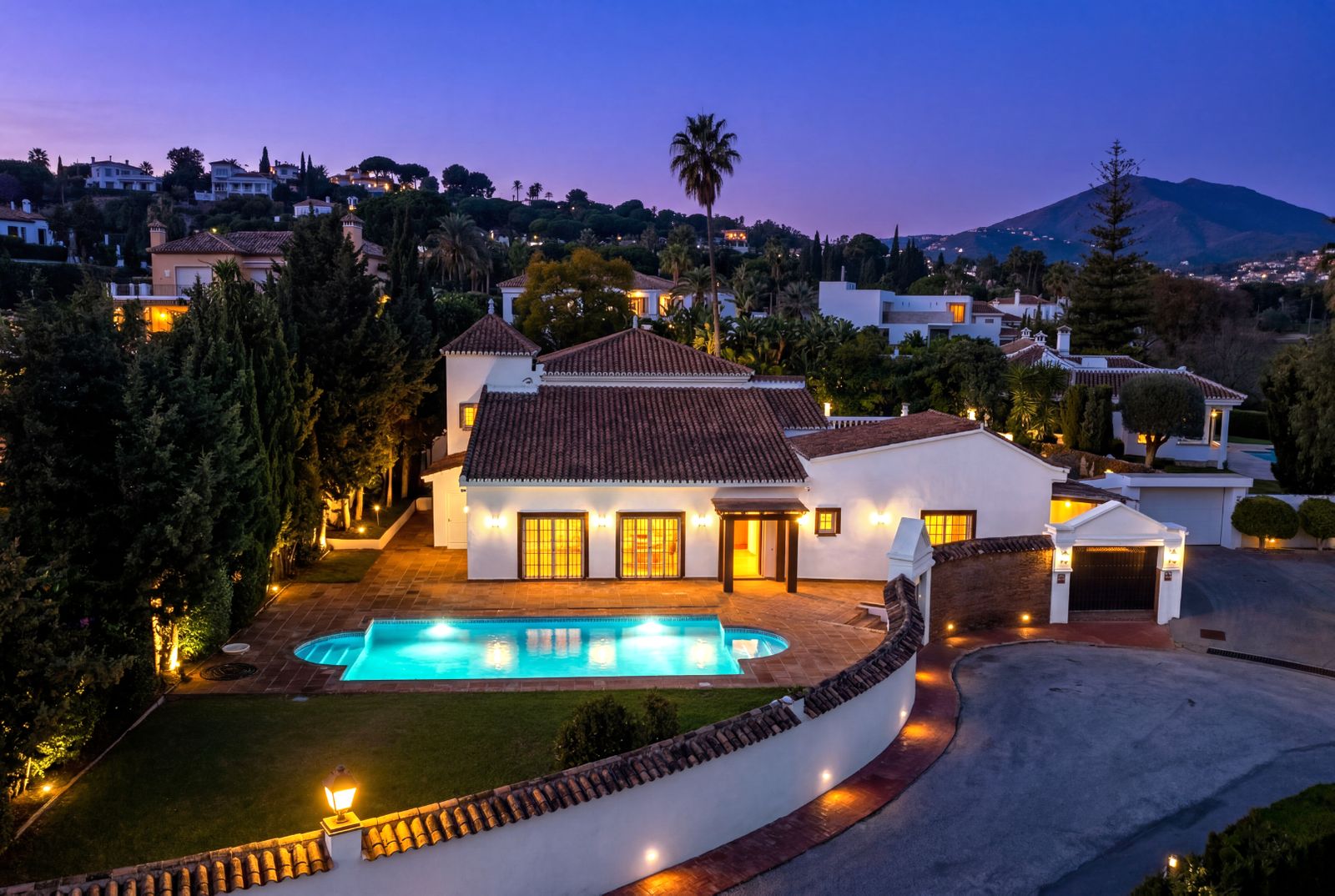 4-bedroom Villa in Nueva Andalucia