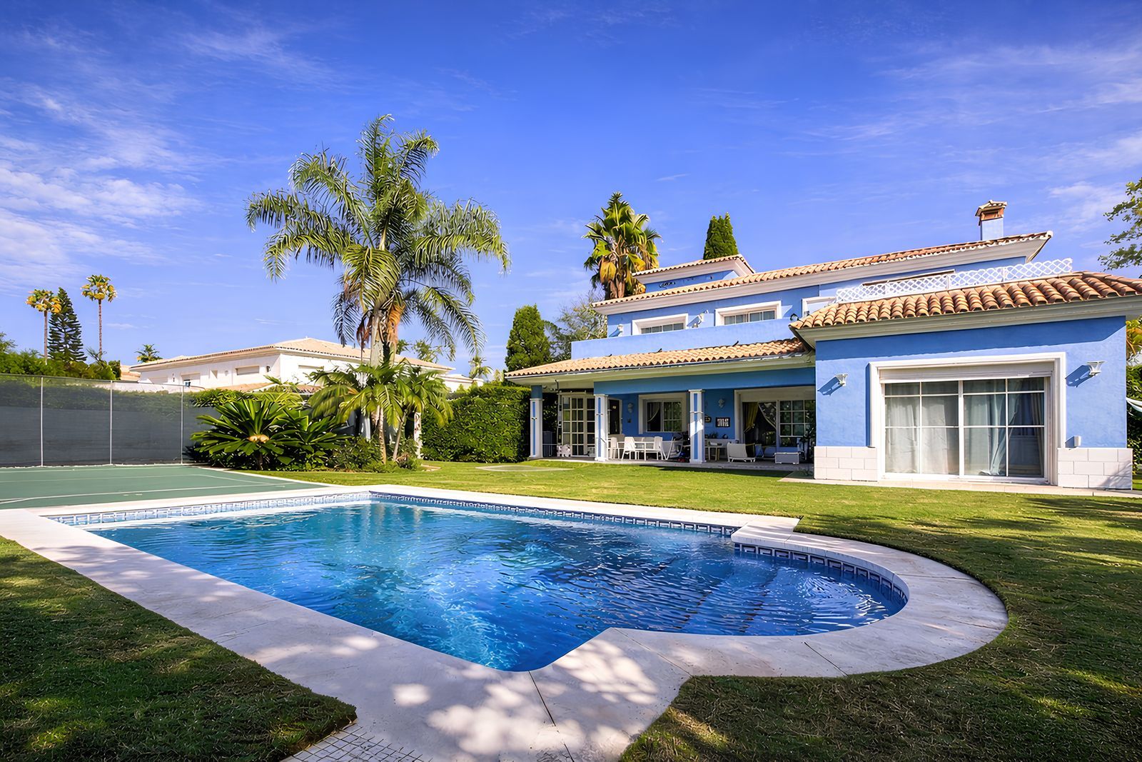 5-bedroom Villa in Guadalmina Baja