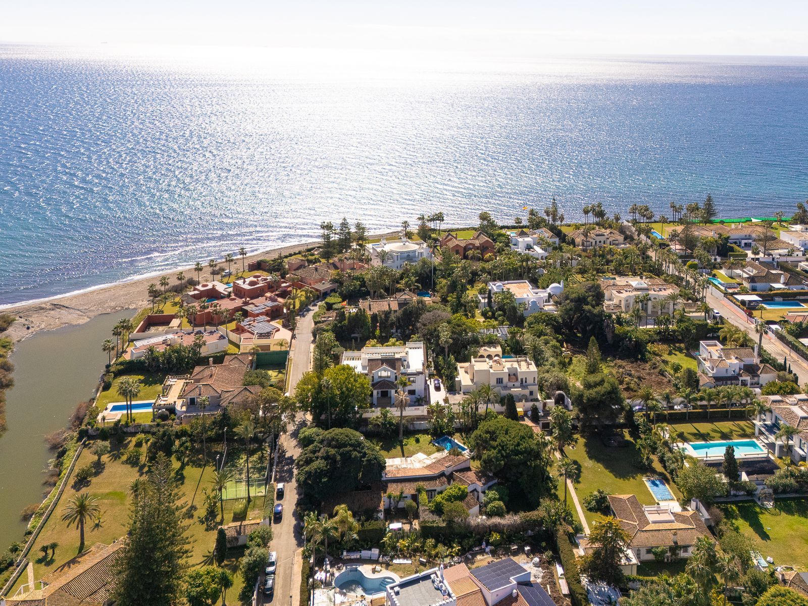 4-bedroom Villa in Guadalmina Baja