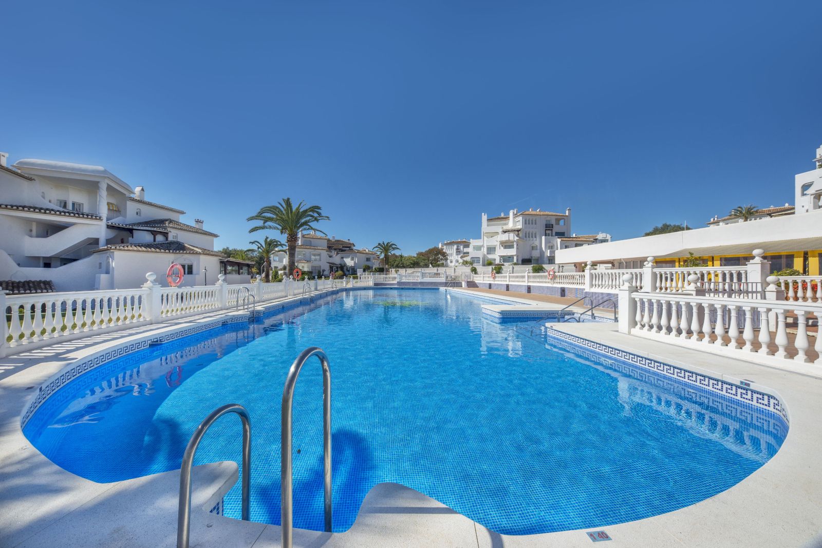2-bedroom Apartment in Elviria