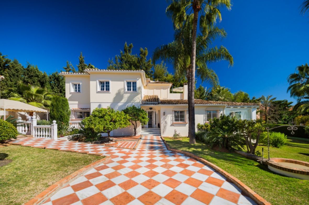 5-bedroom Villa in Nagüeles