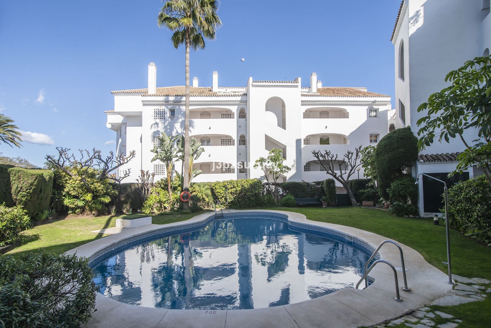 3-bedroom Ground Floor Apartment in Guadalmina Baja