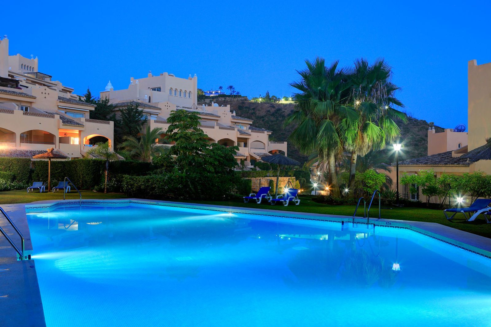 2-bedroom Apartment in Elviria