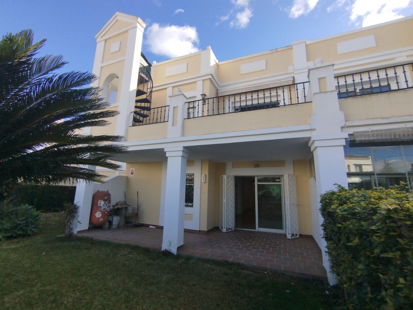 2-bedroom Ground Floor Apartment in Aloha